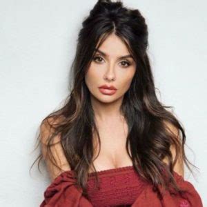 mikaela hoover net worth|Mikaela Hoover Biography, Age, Height, Husband, Net Worth,。